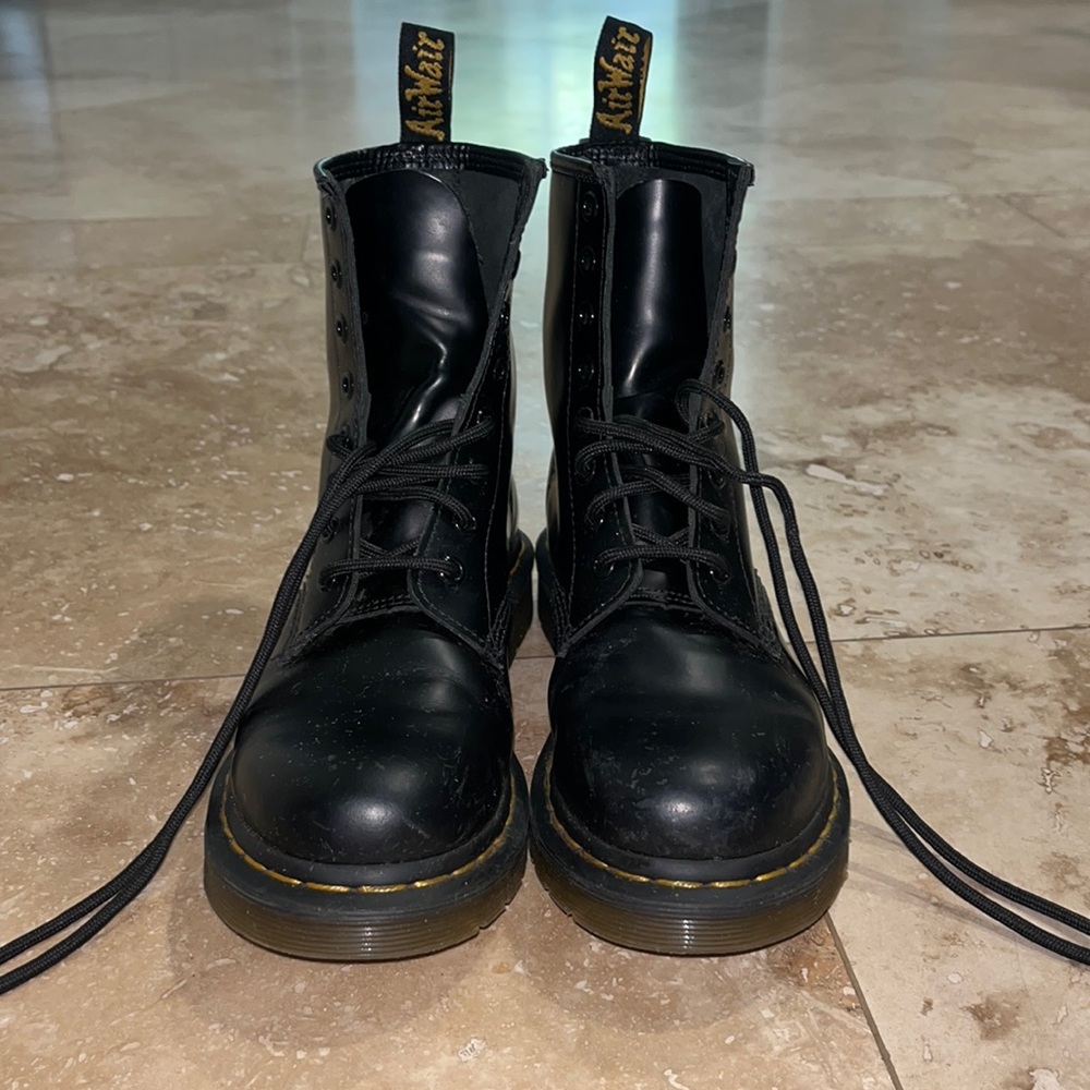 Dr. Marten 1946 Women’s Smooth Leather Lace Up Boots